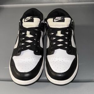 Nike Panda Dunks (Low)